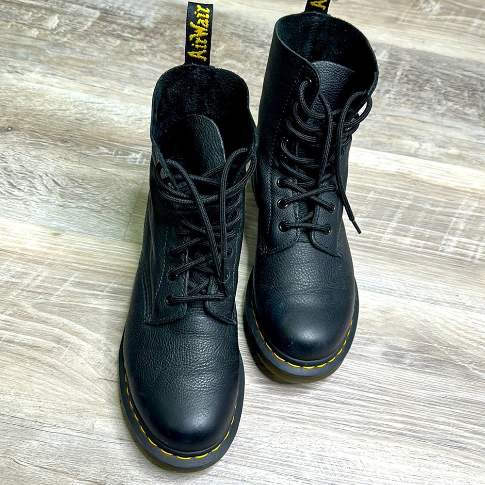 DR. MARTENS 1460 WOMEN'S PASCAL LEATHER BOOTS BLACK SIZE 8 US